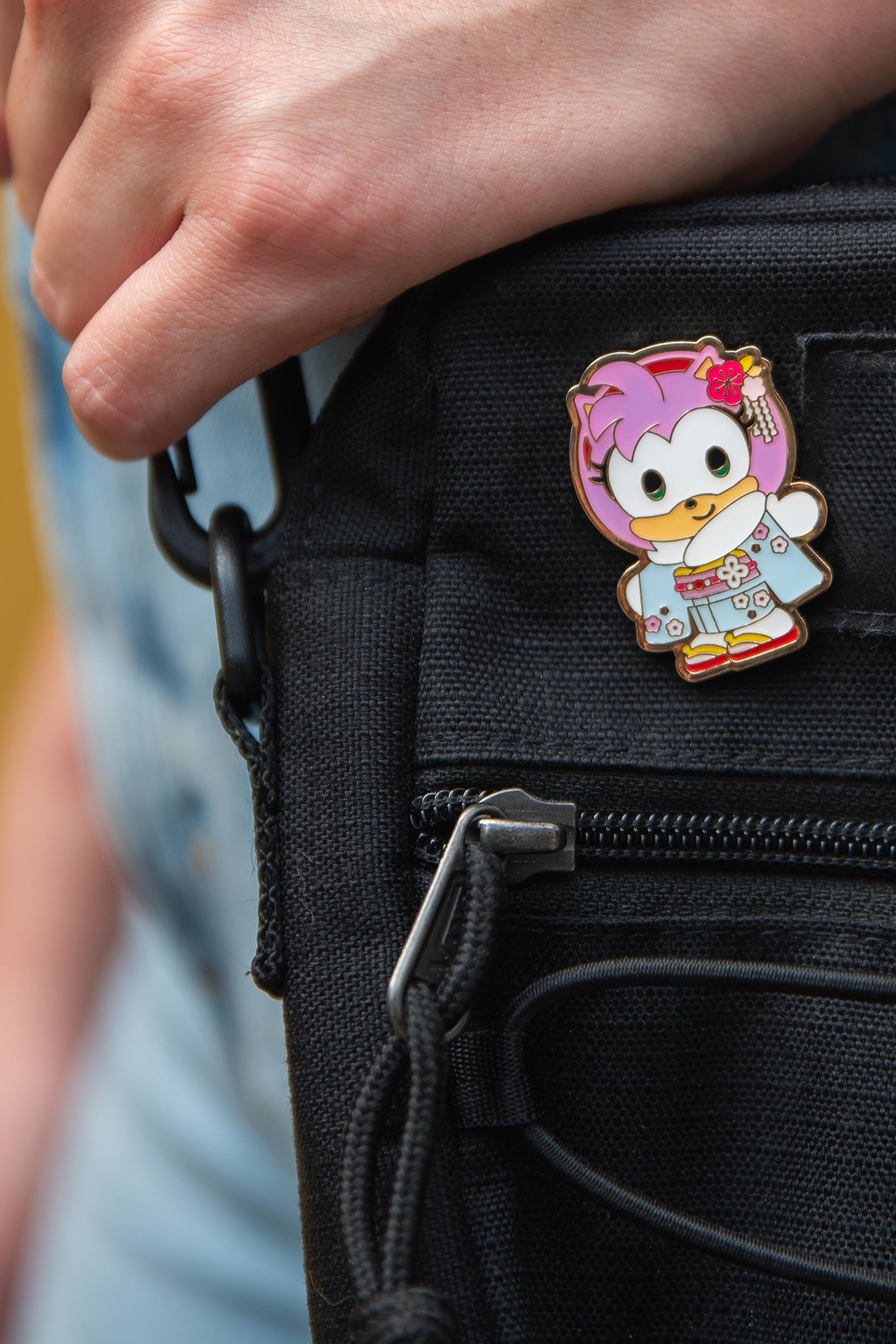 Sonic The Hedgehog: Kimono Series Winter Outing Amy Enamel Pin